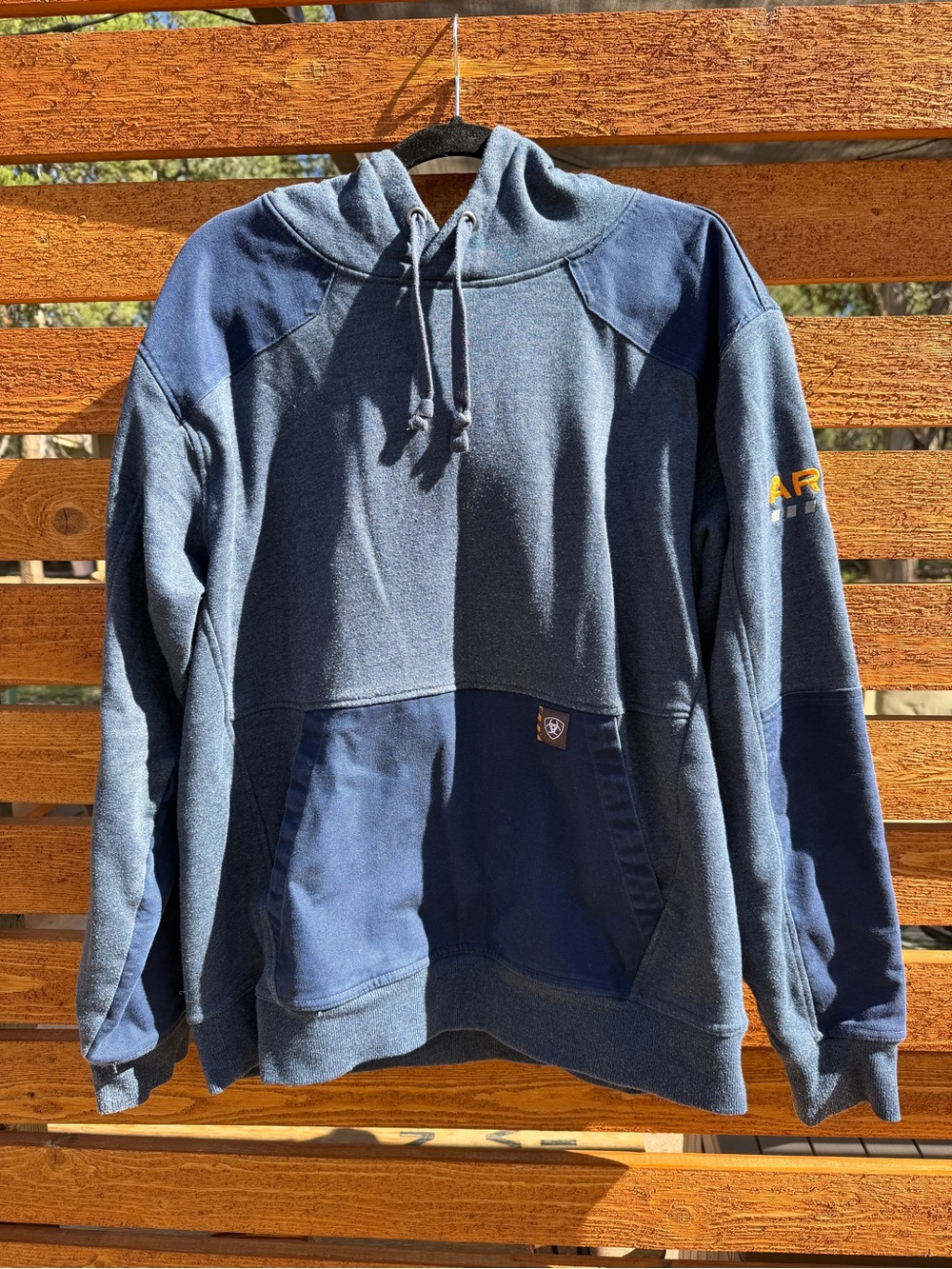 Men’s Ariat Rebar Large Sweatshirt - Some pilling